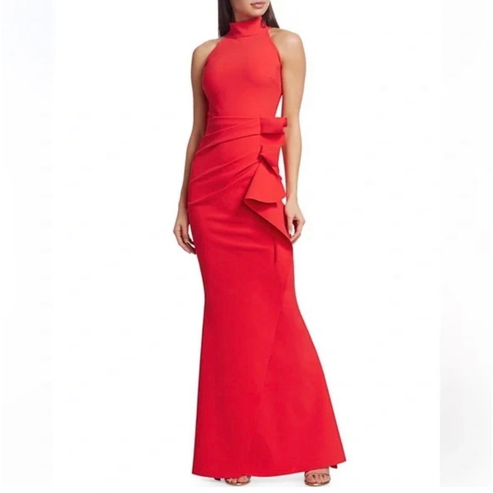 CHIARA BONI LA PETITE ROBE
Side Ruched Halter Gown with Asymmetric Ruffle